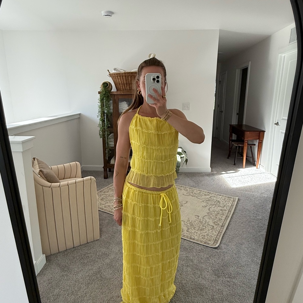Amazon Yellow Skirt Set